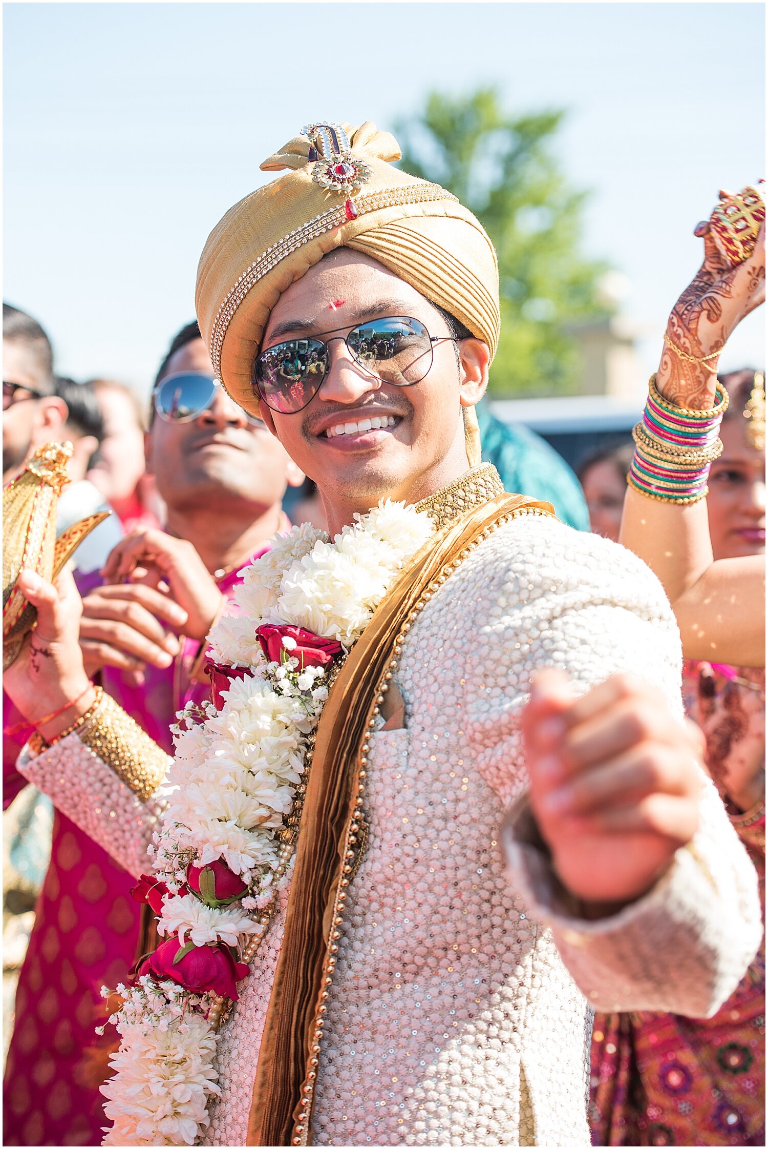 Chicago Indian Hindu Wedding Photographer Maha Studios Stonegate Banquets Hoffman Estates_0014.jpg