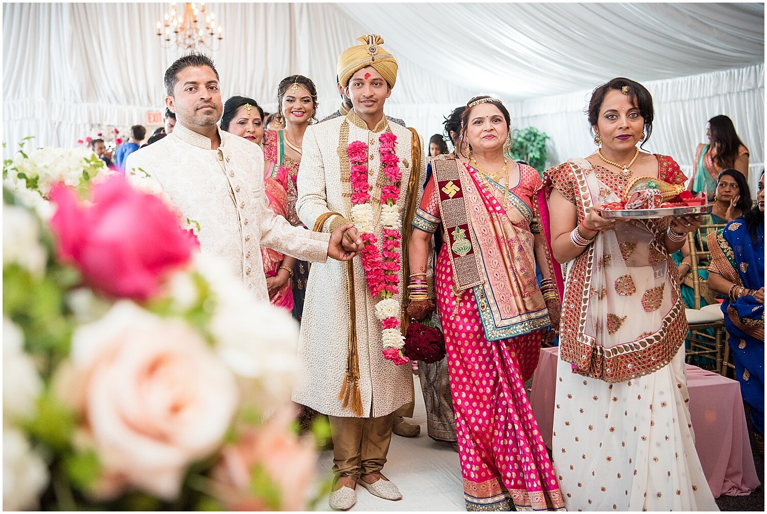 Chicago Indian Hindu Wedding Photographer Maha Studios Stonegate Banquets Hoffman Estates_0016.jpg