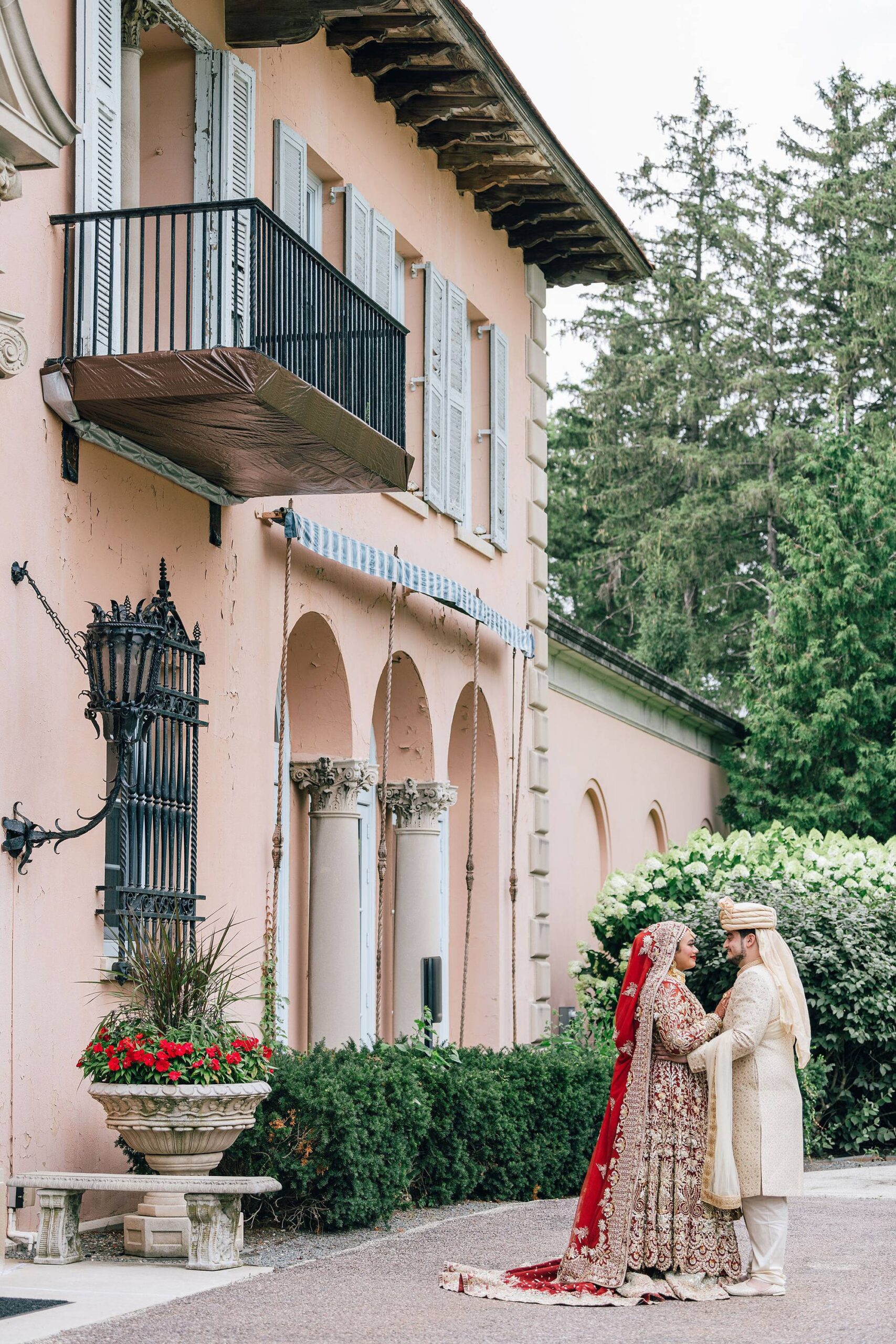 Wedding Couple Portraits in front of Cuneo Mansion